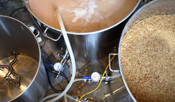 麦汁冷却器による麦汁の急速冷却