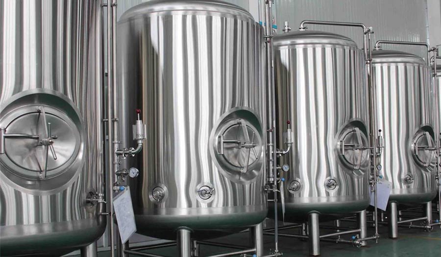 Hoe heten de tanks bij brouwerijen?