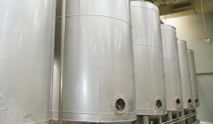 The role of stainless steel storage tanks in food and beverage production