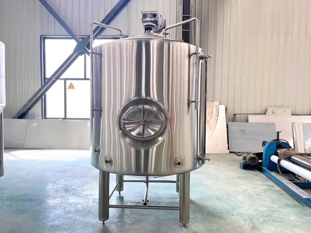 Food mixing tank