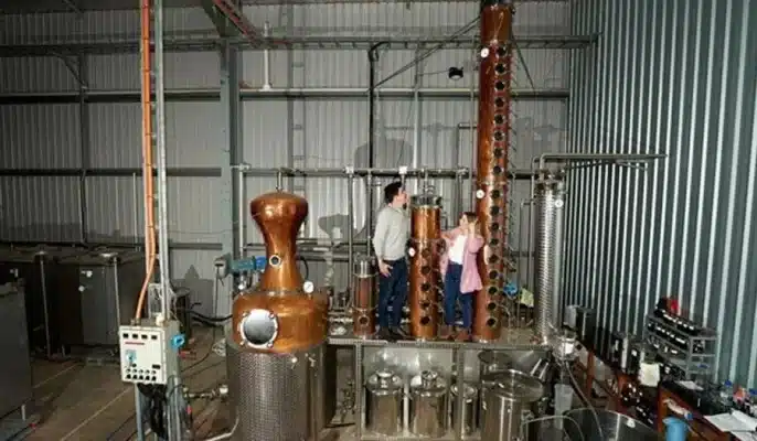 distillatieapparatuur die een distilleerderij nodig heeft